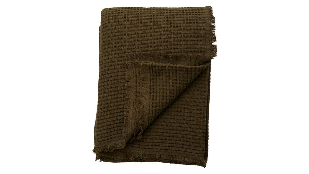 Nordal Alpha rúmteppi dökkgrænt