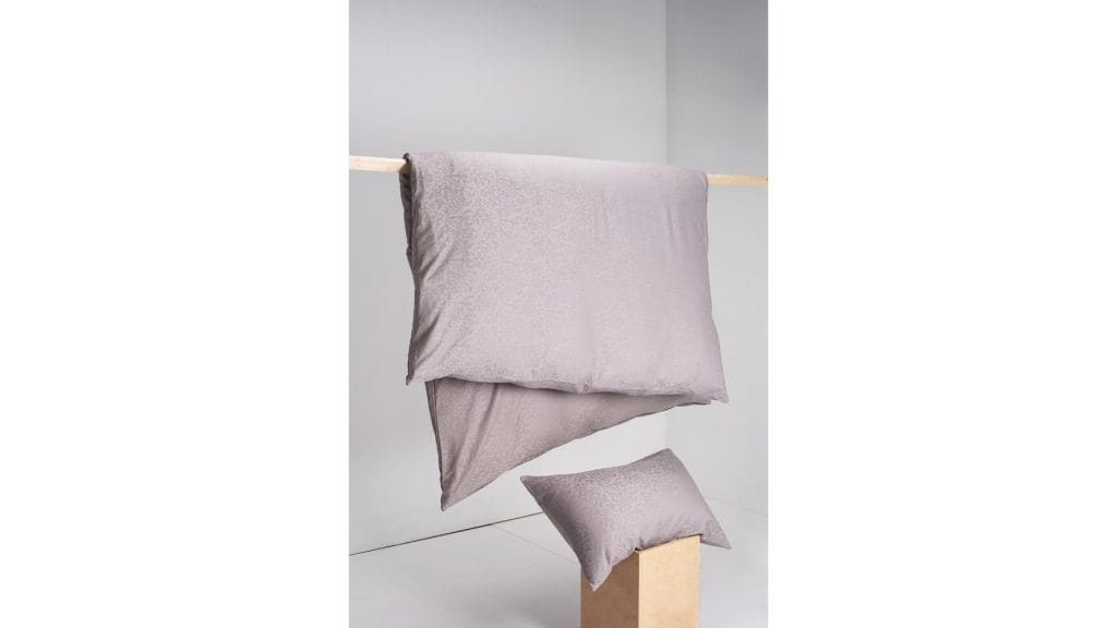 Dimma rúmföt Jacquard ljósgrá 140x200 Dimma rúmföt Jacquard ljósgrá 140x200